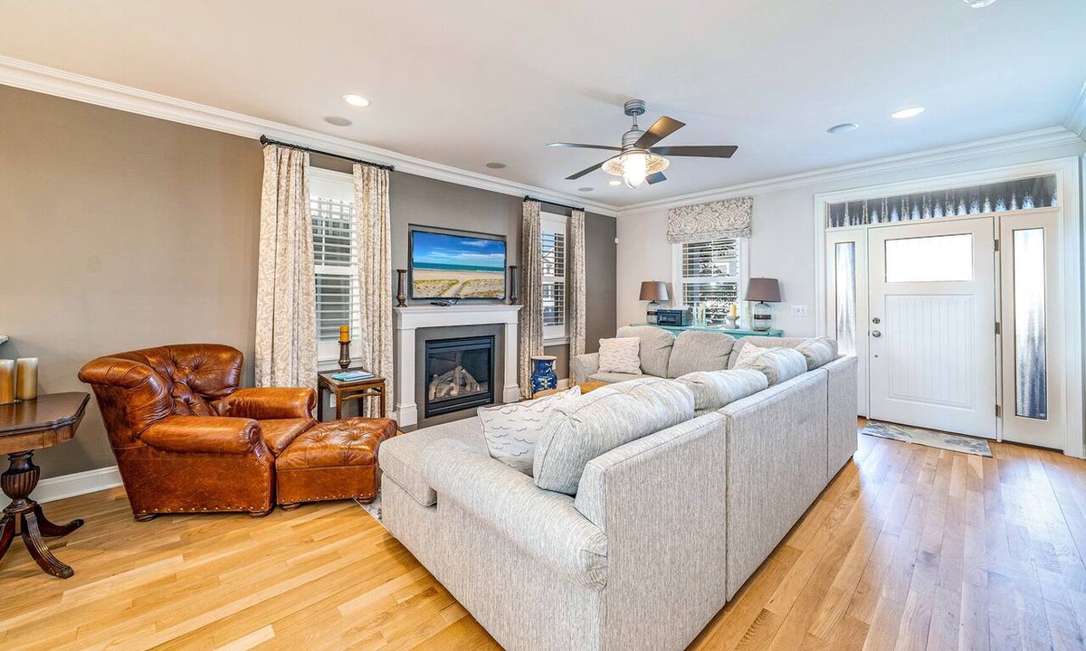 Gold Coast Condo | Rooftop Deck, Ocean Views & Elevator: Huge Home 6BR/4.5BA. Steps from beach!