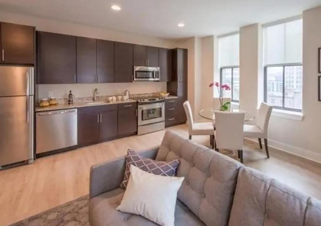 Downtown Baltimore Apartment | Rooftop Pool & Lounge in Downtown Charm free indoor parking