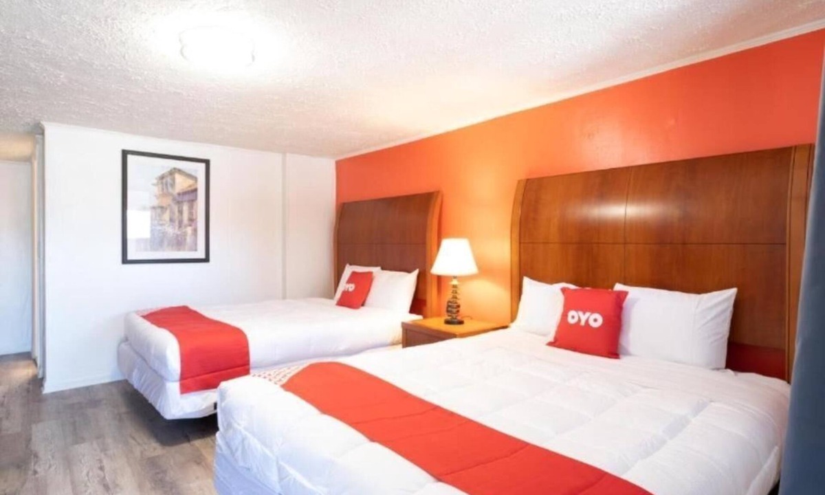 Jonesboro Hotel | Room with 2 Queen Beds near Georgia State Stadium with Free Parking