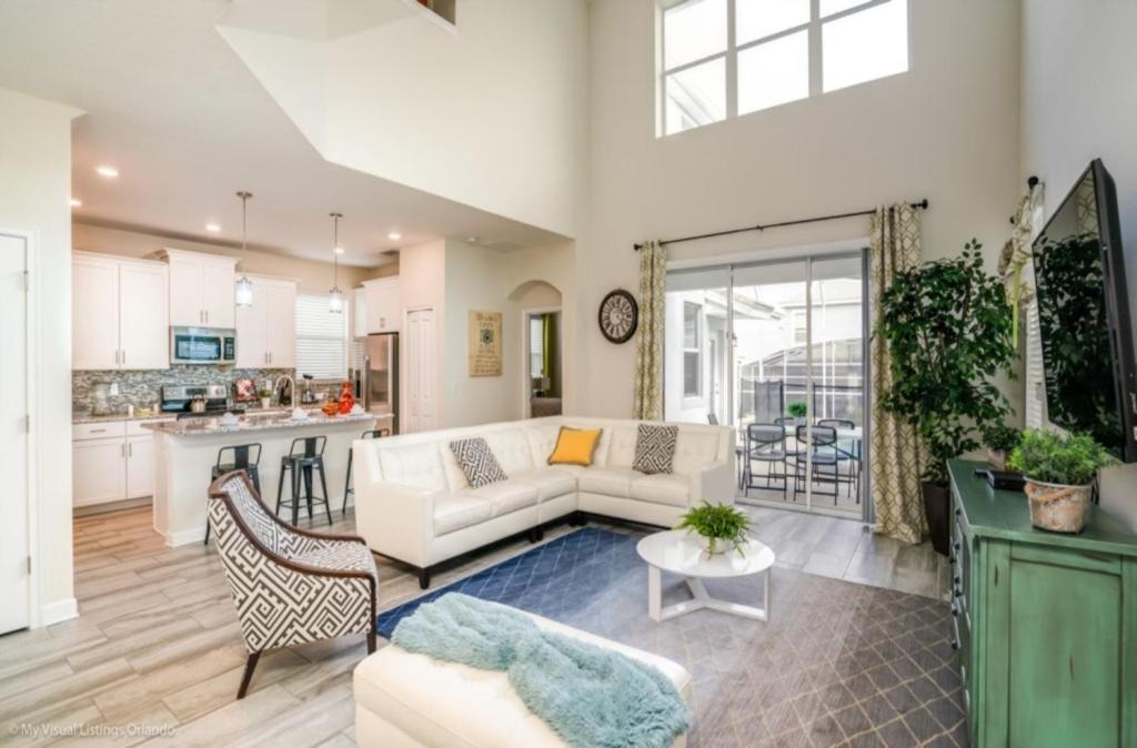 Davenport House | Rosalind Comes with Free Water Park