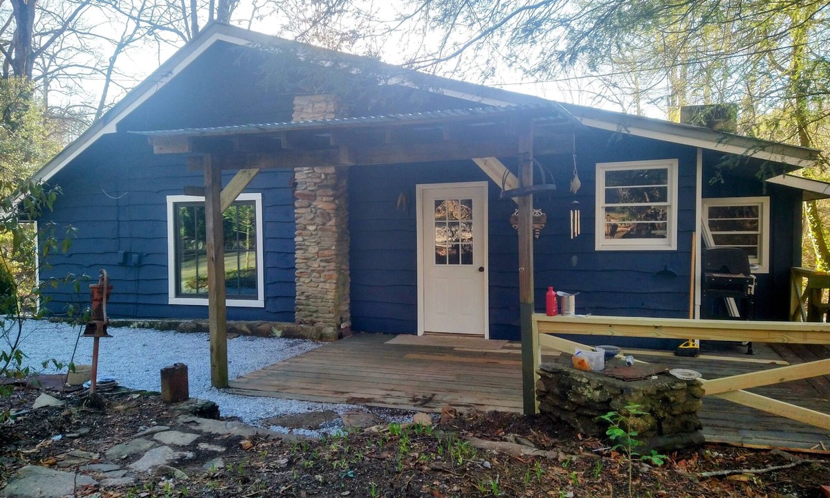 Clayton Cottage | Rose Bud Cottage by Lake Burton!