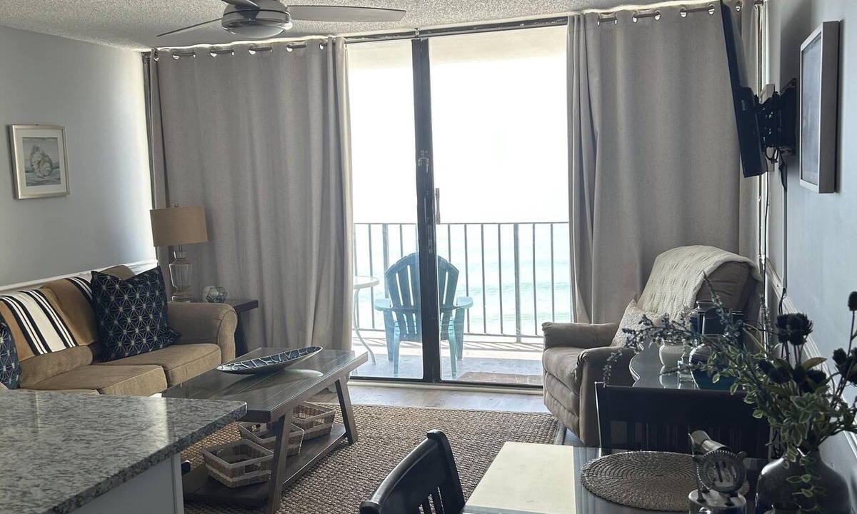Garden City Condo | Royal Garden Unit 610