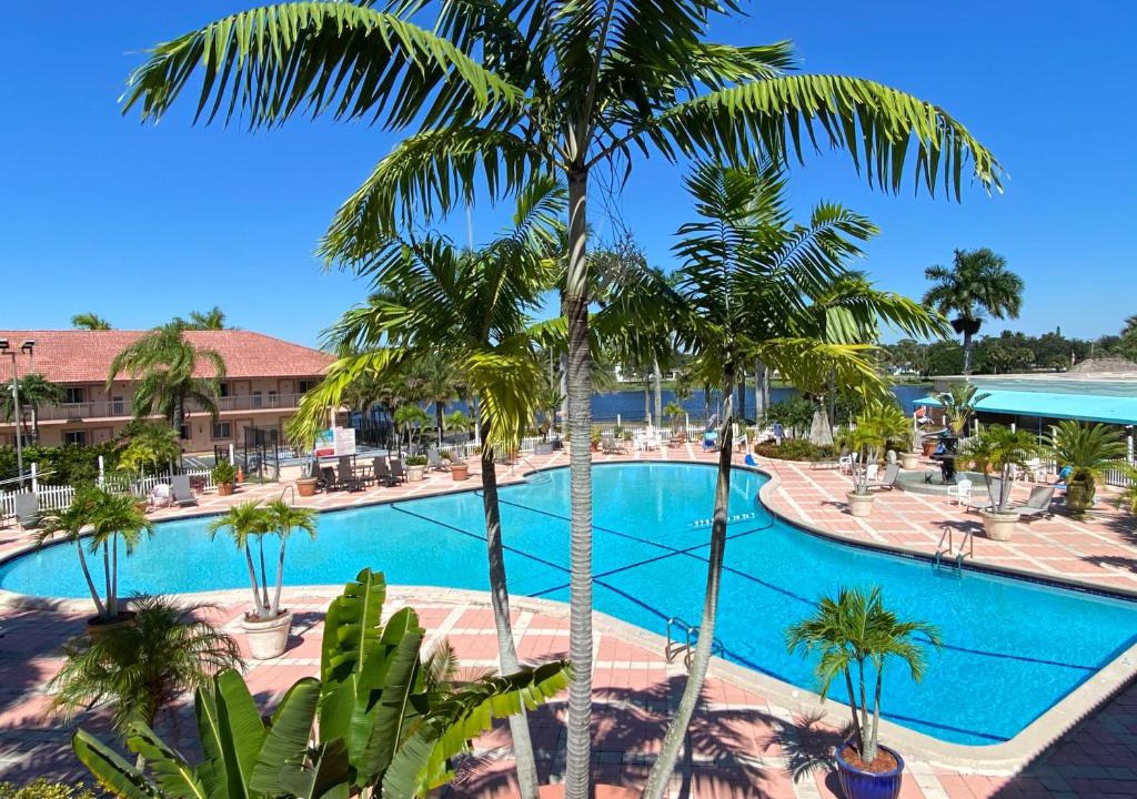 Royal Palm Beach Hotel | Royal Inn Hotel