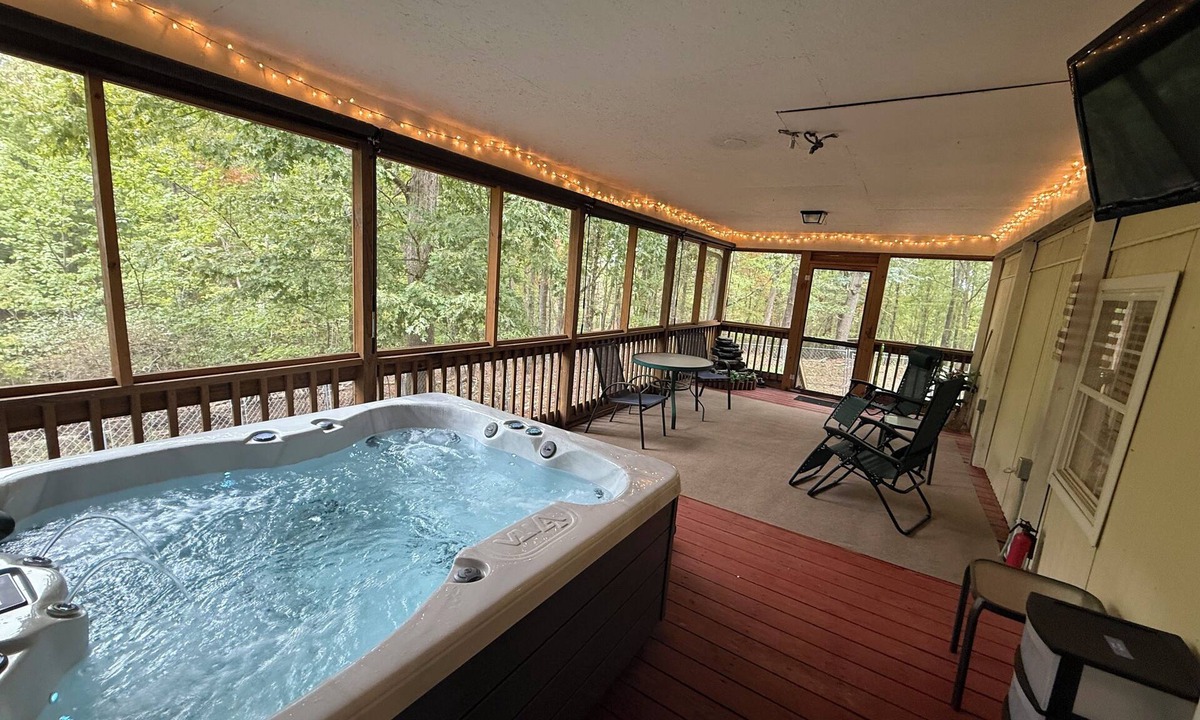 Dahlonega House | Rural House w/Relaxing Back Porch on 4 Acres