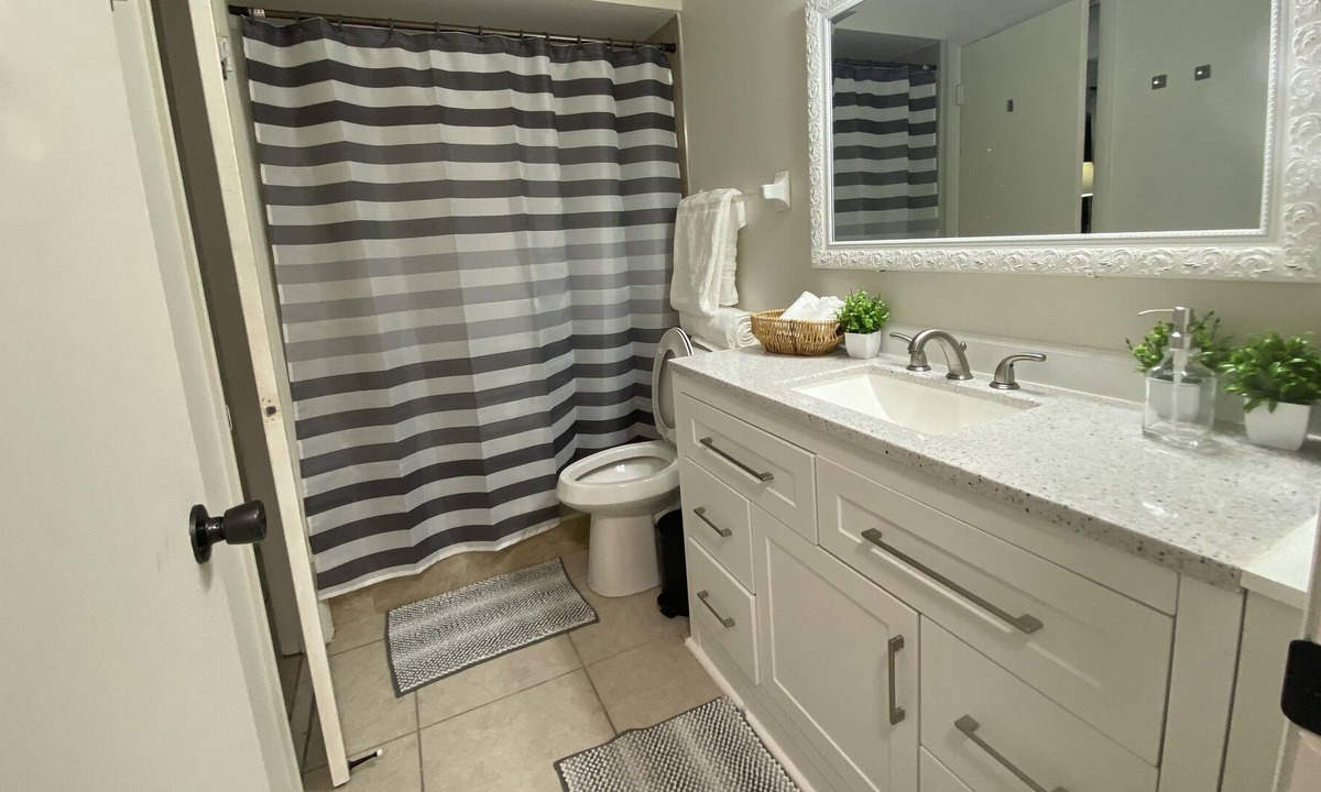 Buena Ventura Lakes House | Rustic 3 BR Home Near Major Attractions! Kissimmee/Orlando