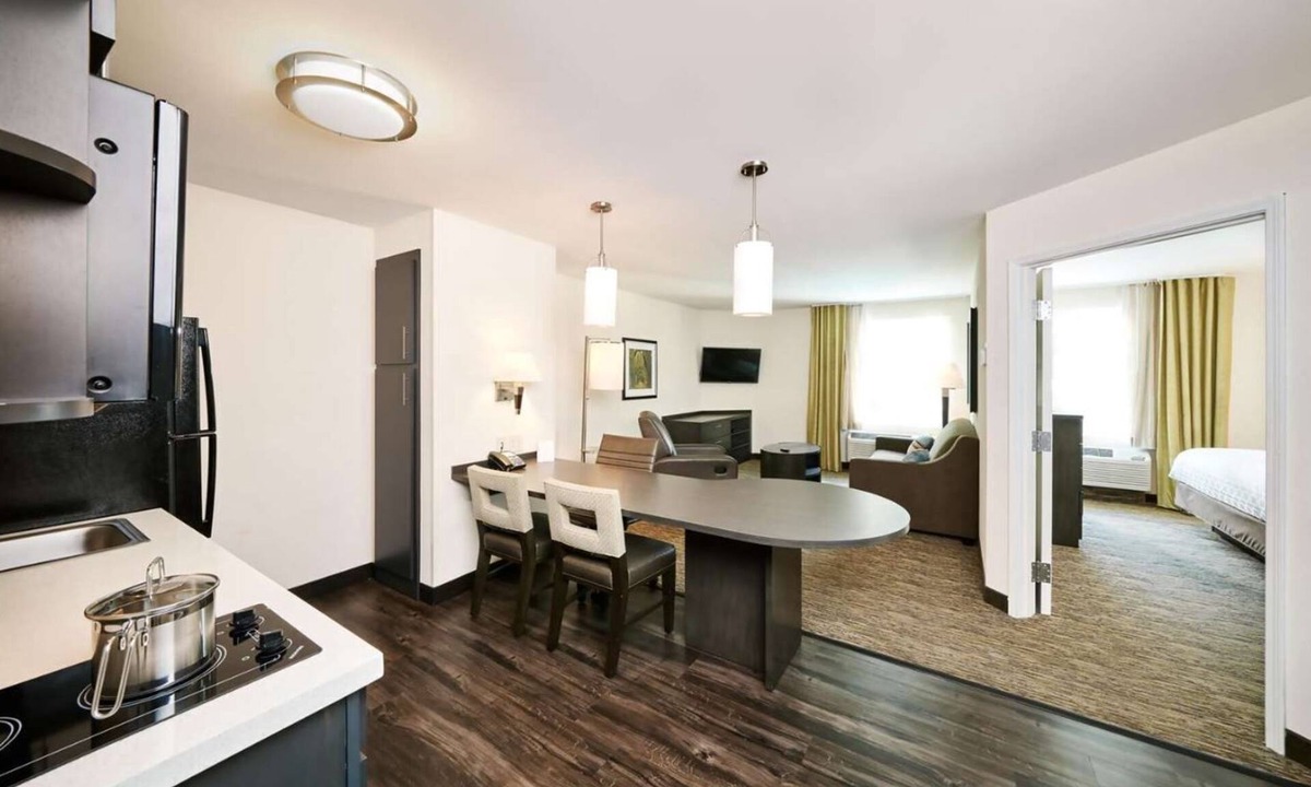 Baymeadows Resort | Rustic Getaway in Jacksonville! 2 Spacious Units, Full Kitchen, Pets Allowed!