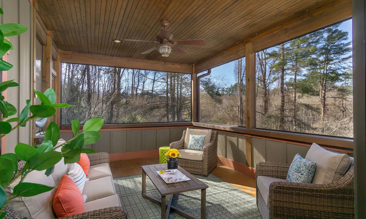 Fletcher House | S AVL, hot tub, 3x Kings, close to Biltmore