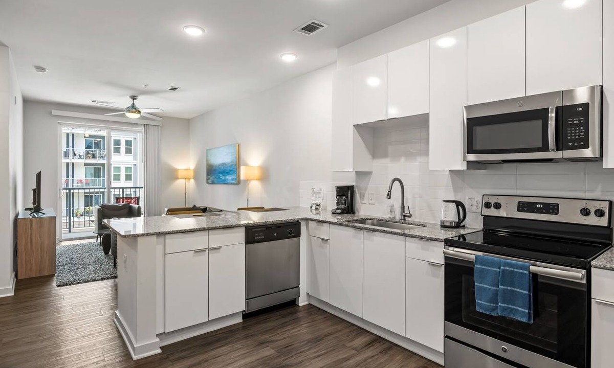 Midtown Apartment | (S1BK) Affordable Hotel-Alternative Perfect for Long Term Stay near Whole Foods