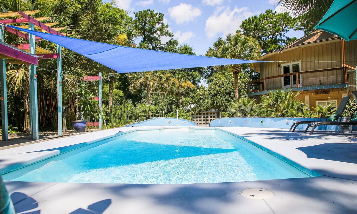 Johns Island House | Sailors Rest: Pool & Sauna, Tropical Island Oasis, Fireplace
