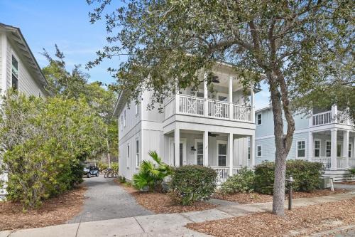 Greenway Park House | Sails and Trails