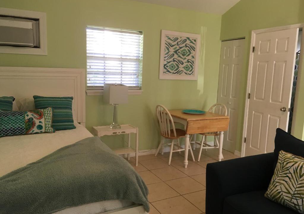 Fort Pierce Shores Hotel | Sand Dollar Beach Bungalow