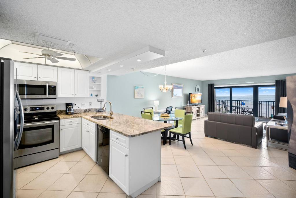 Madeira Beach Apartment | Sandy Shores 102