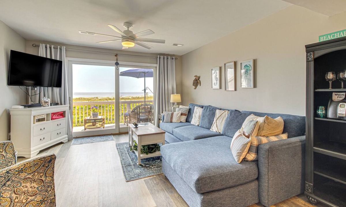 Oceanmarsh Subdivision Condo | Sandy Toes: Harbor Isl Pool & Beach Retreat