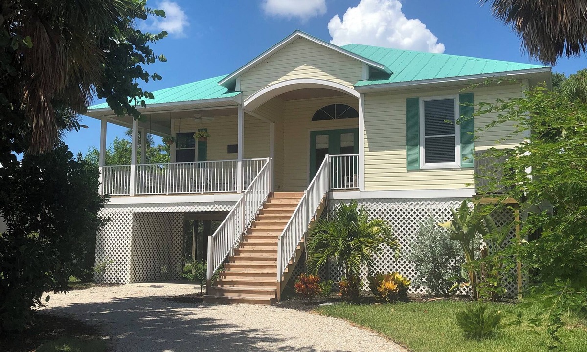 Sanibel House | Sanibel Escape- Gorgeous gateway to the beach & shelling