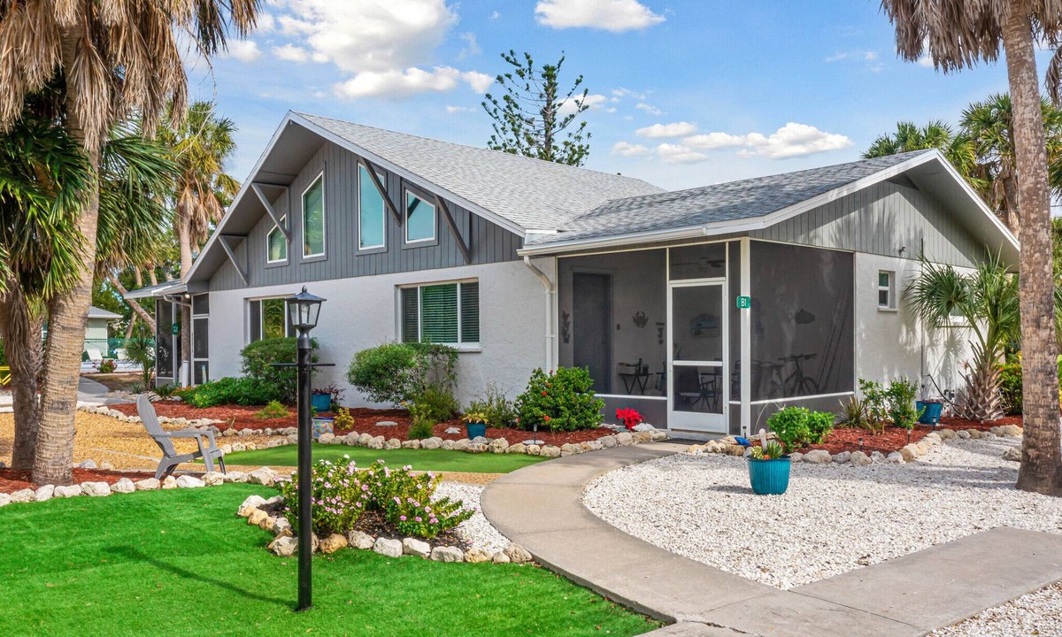 Sanibel Cottage | Sanibel Shores B1, Walking Distance to Beach (0.5 mile), 4 night minimum