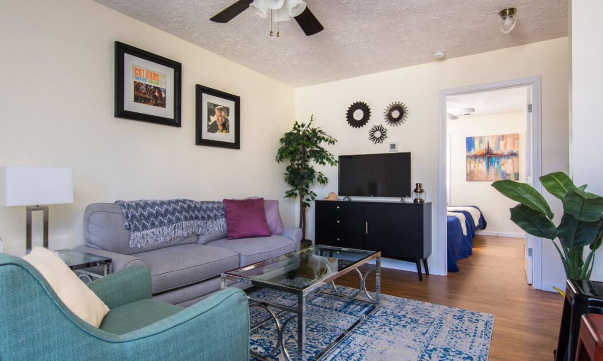 Maxwell House | Sanitized Spacious East Nashville Apt