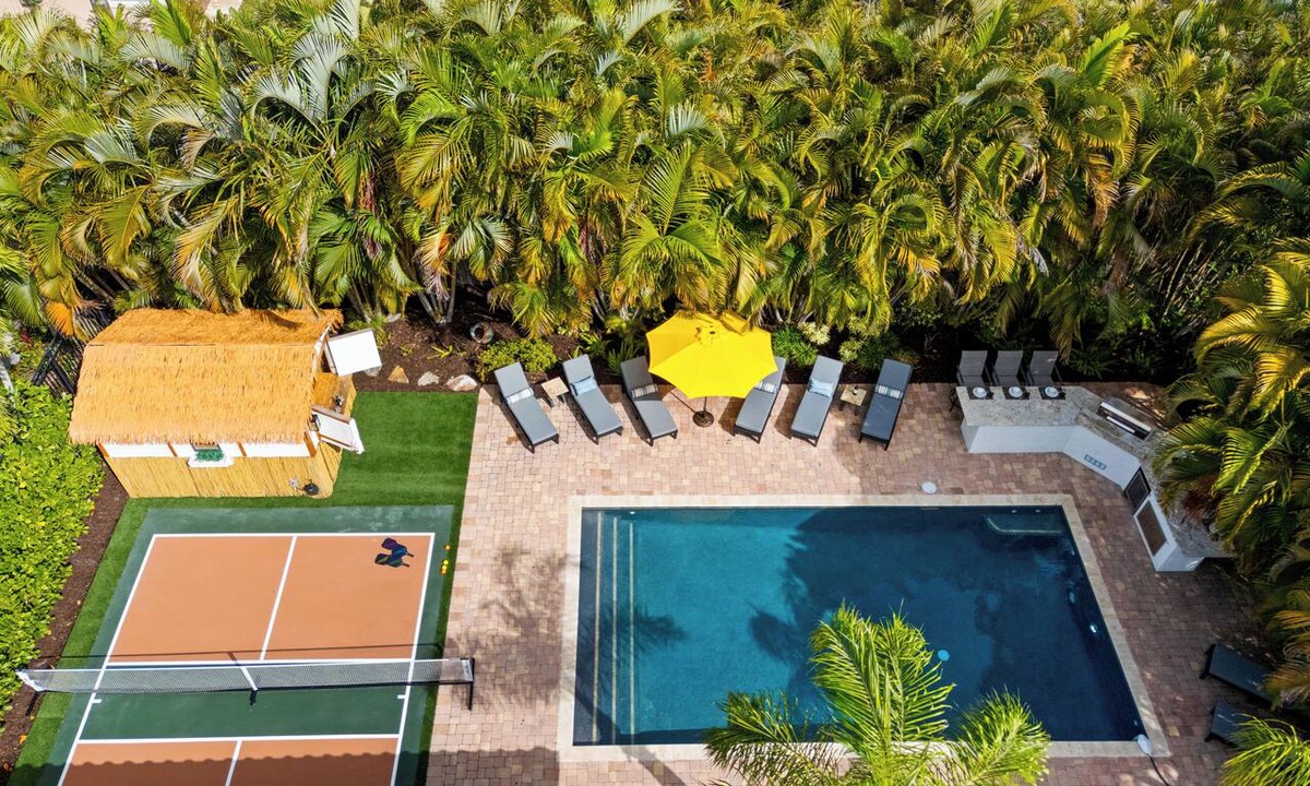 Whitfield House | Sarasota 5BR Home with Pool, Cabana and Siesta Key Nearby