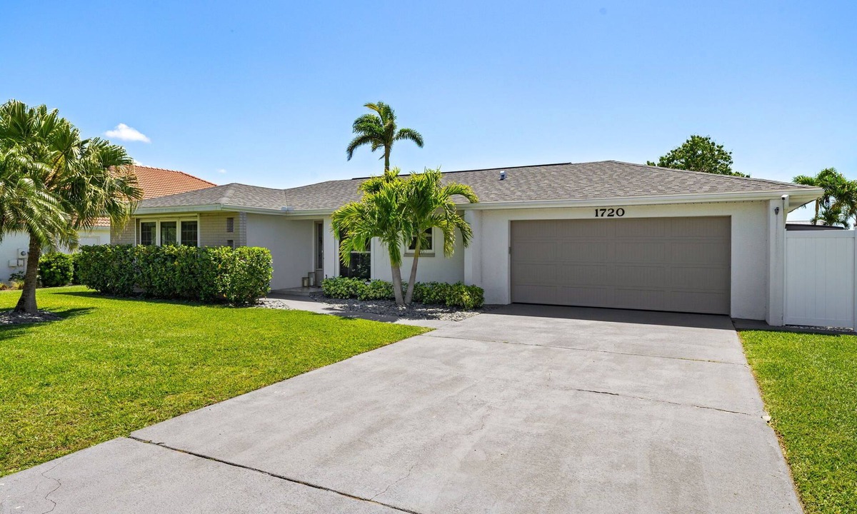 Caloosahatchee House | Savona Seaway-Luxury Canal Pet & Kid Friendly Waterfront w/Pool 3Bed/2Bath