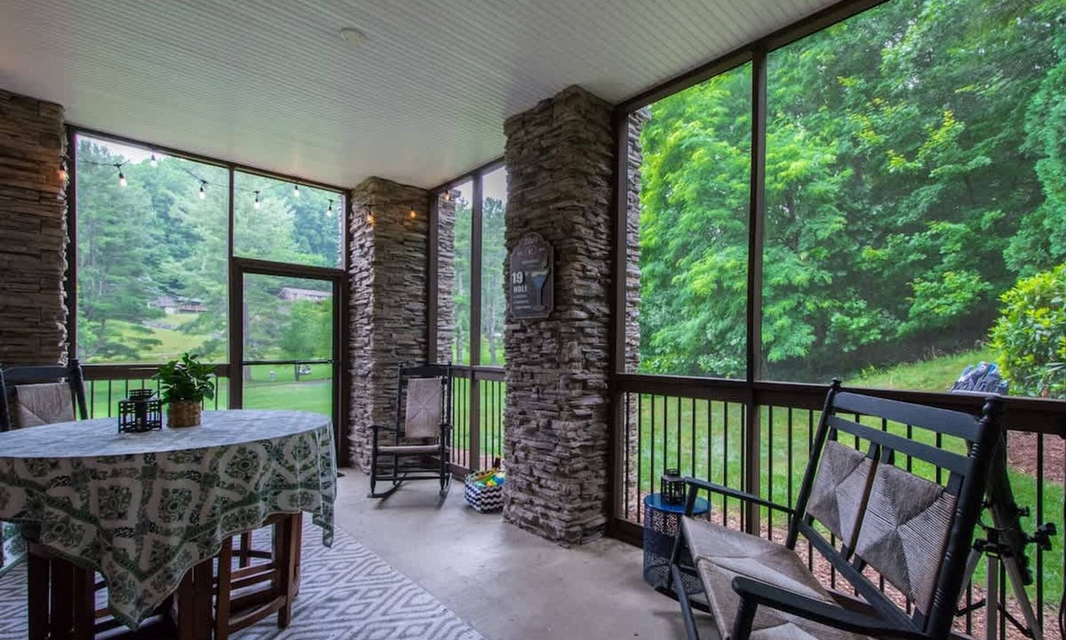 Maggie Valley Apartment | Scenic 2BR Condo w Porch Pool Near Slope Trails