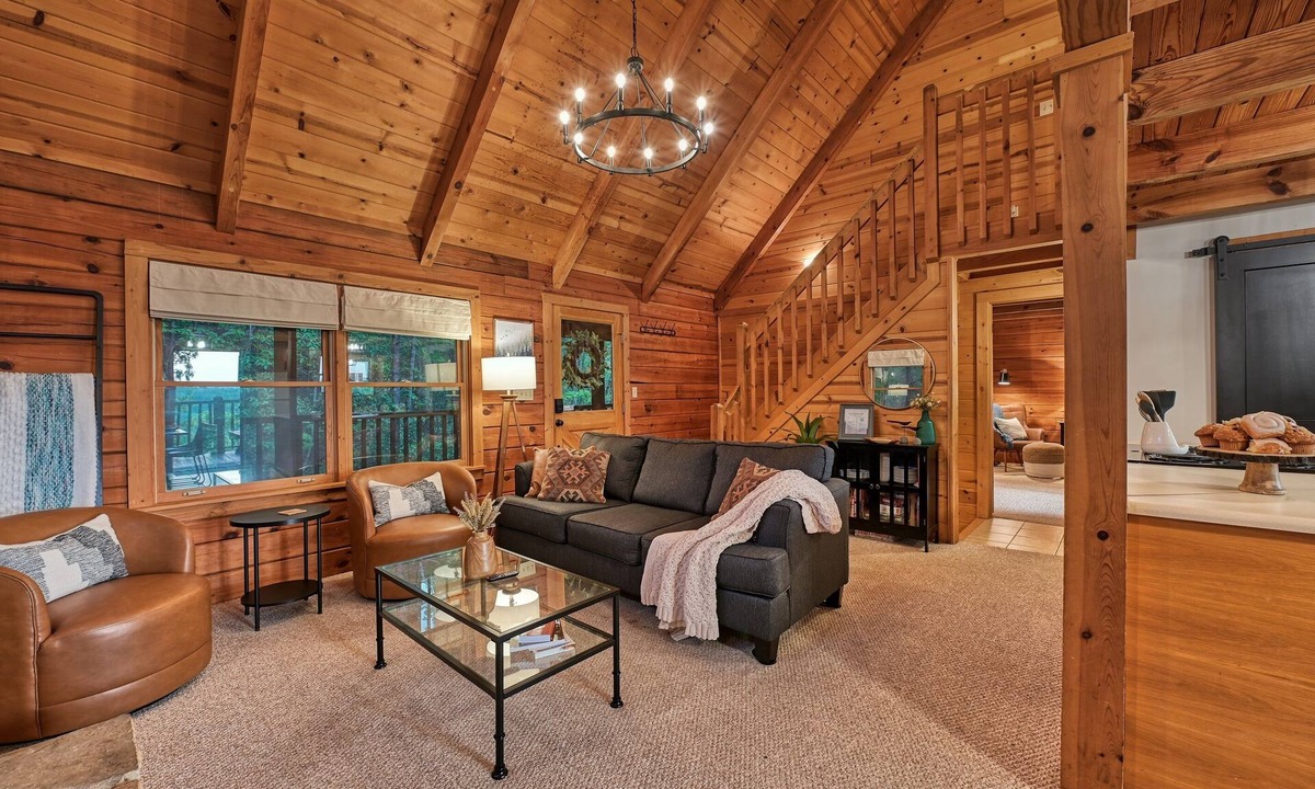 Townsend Cabin | Scenic Retreat | 4BR Cabin w/Hot Tub, View, Pool Access