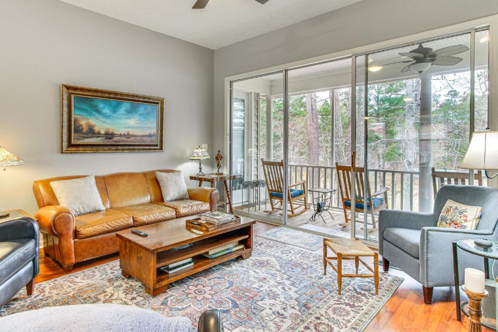 McCormick House | Scenic Water Views: Lakefront Home in McCormick!