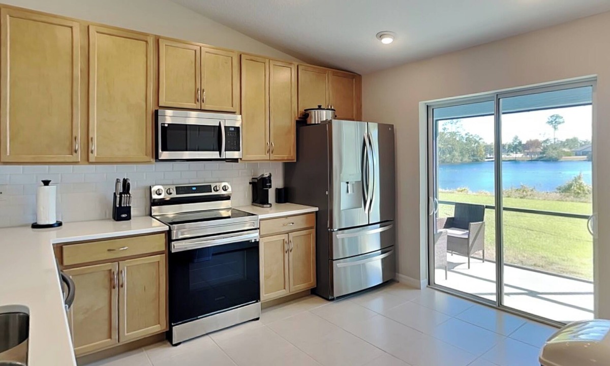 Palm Harbor Cottage | Sea Breeze Lake Villa Unit B