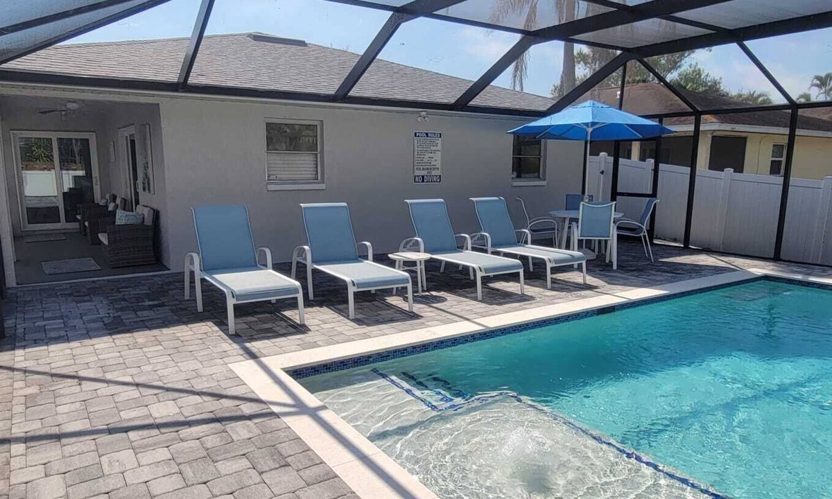 Naples Park House | -Sea Coast Living At it's BEST, Heated pool, near beaches, shops, restaurants