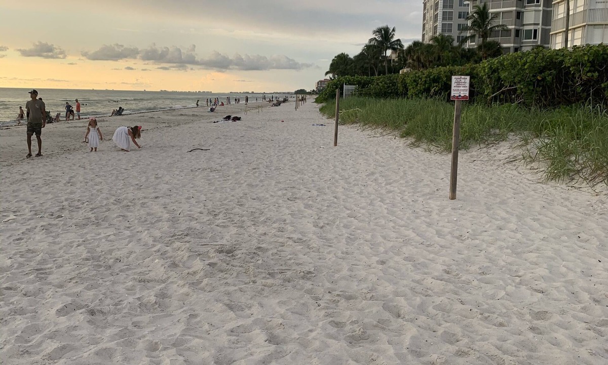 Old Naples Apartment | Sea La Vie is steps from Naples pier and 3rd street