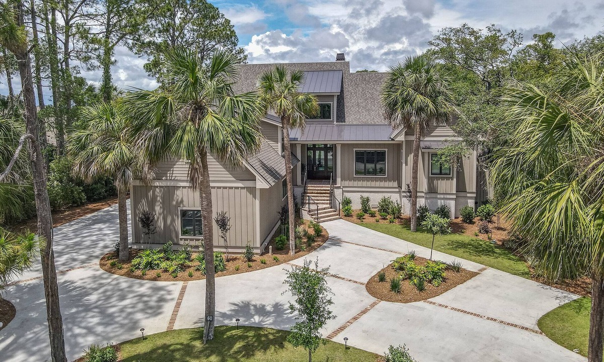 Sea Pines House | Sea Pines - 6 BR - Sleeps 16 - Pool & Hot Tub - 8 Min Walk to Beach - Marsh View