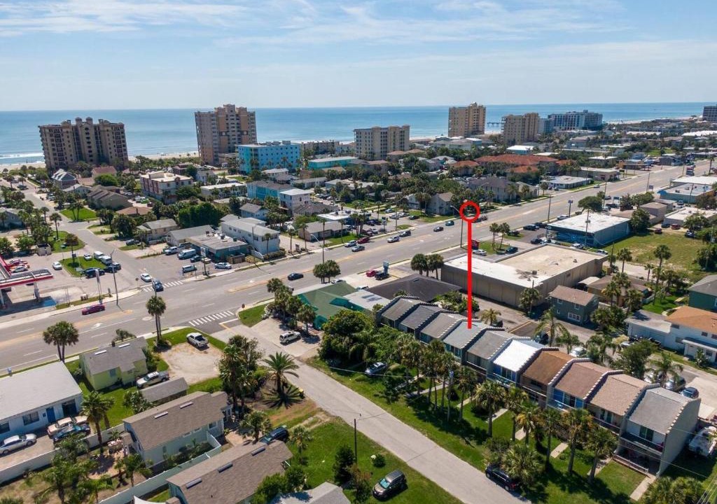 Jacksonville Beach House | Sea Turtle Townhouse: Cute and comfy Townhouse - 3 Blocks from the Beach