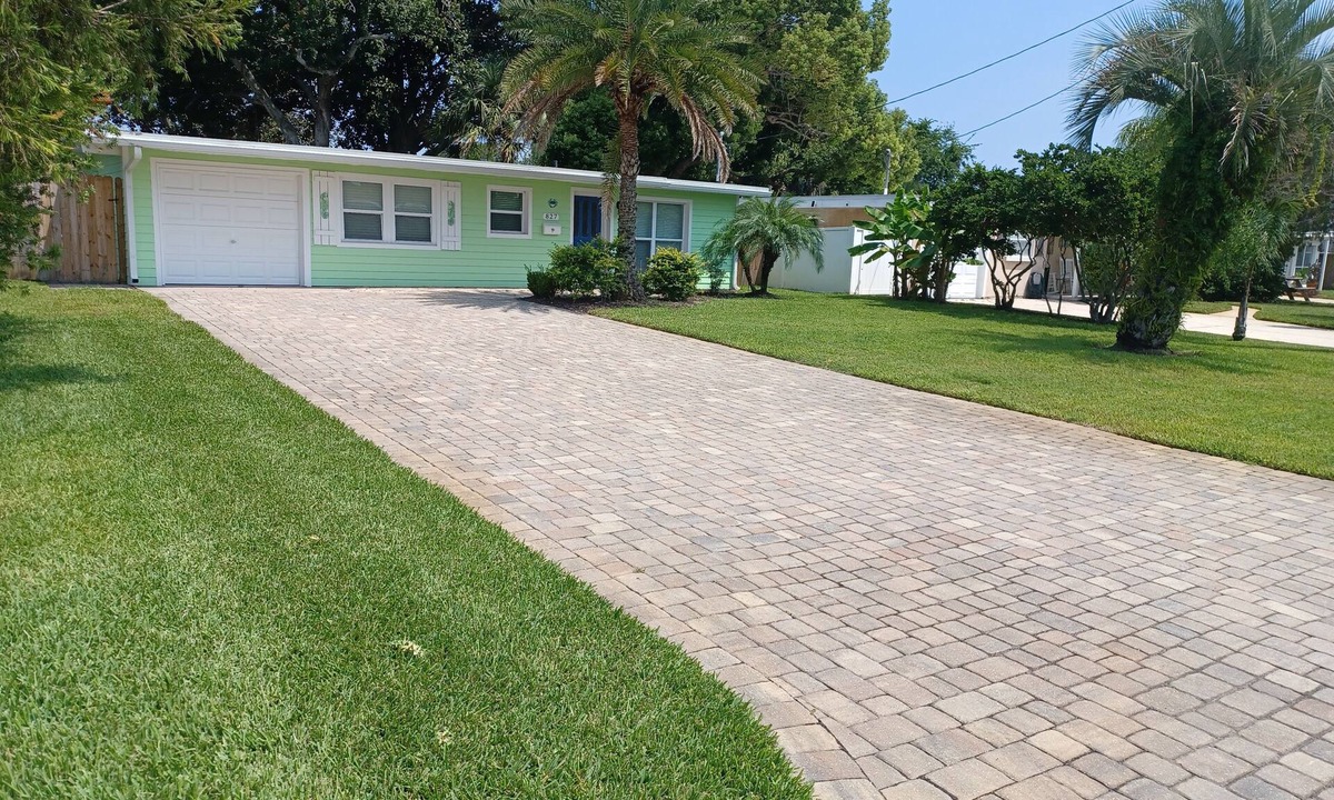 Jacksonville Beach House | Seahorse Cottage Bungalow - Only 7 Blocks from the Beach