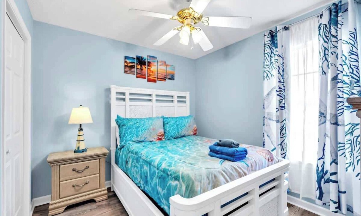 Panama City Beach House | SEASHORE · *New Year’s Special | King Bed| Cvrd Back Porch*