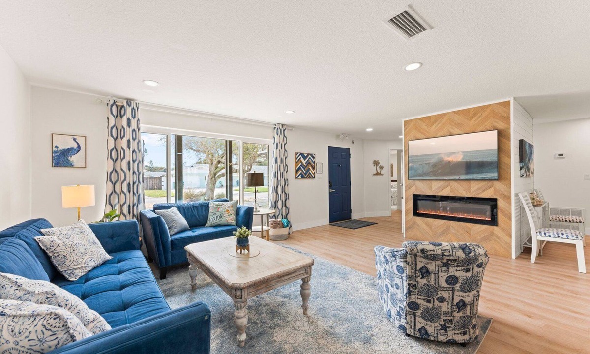 Harbor Heights House | Seaside Serenity Retreat — Steps to the Beach with BBQ & Tiki Hut 🌊
