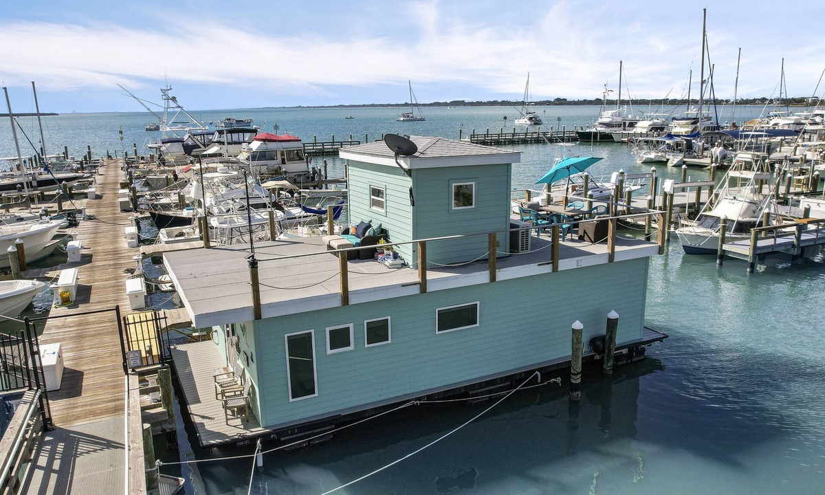 Fort Pierce Boat Rental | Seaside Serenity
