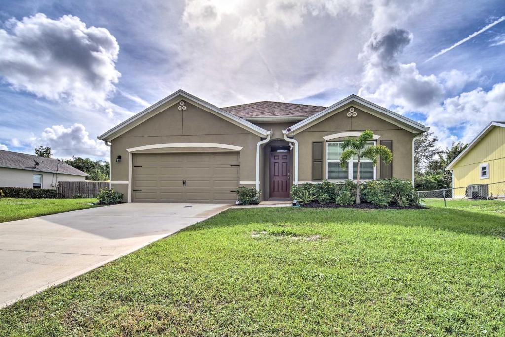 Sebastian Highlands House | Sebastian Retreat with Patio Less Than 9 Mi to Beach!