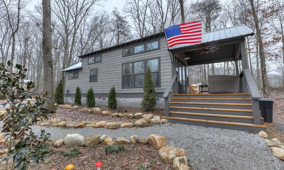 Tracy City Cottage | Secluded Cottage with Fire Pit in Tracy City, Tennessee