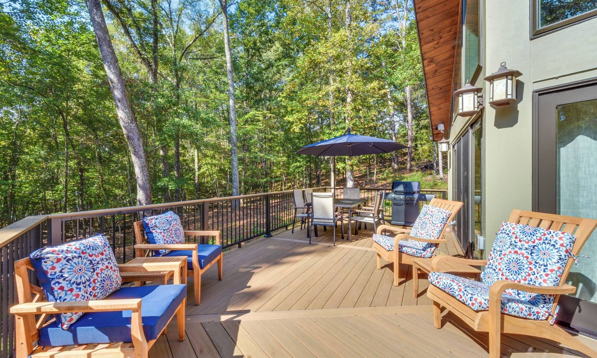 Gainesville Cabin | Secluded Lake Lanier Cabin w/Game Area