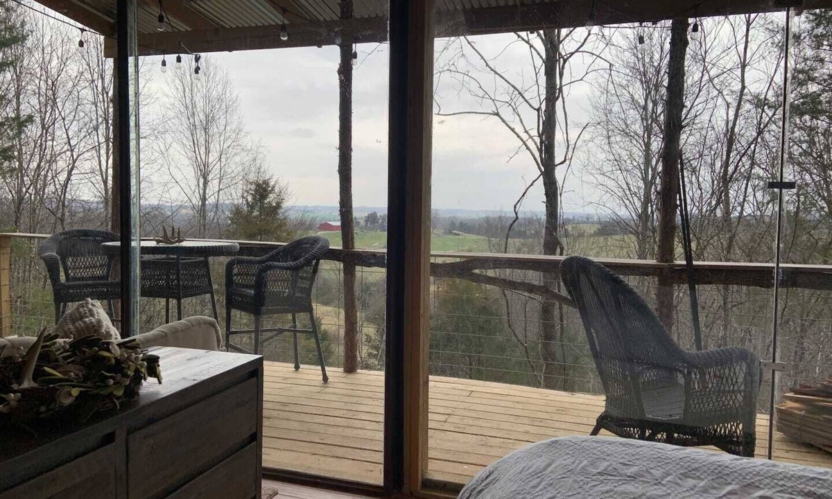 Sweetwater Cabin | Secluded TREEHOUSE Full bath, Seclusion, Mtn View, Kitchen, Fireplace