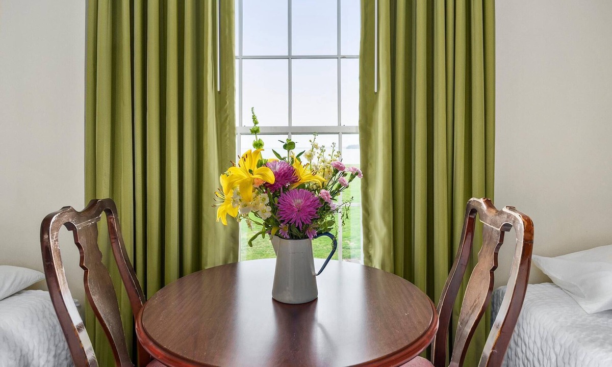 North East Hotel | Second Floor Standard Deluxe