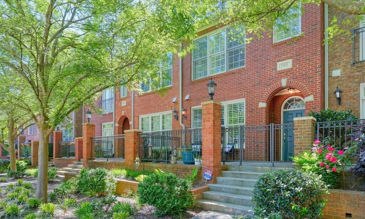 Downtown Atlanta House | Secure Gated Haven: Walk to Mercedes-Benz Stadium & 2026 World Cup!