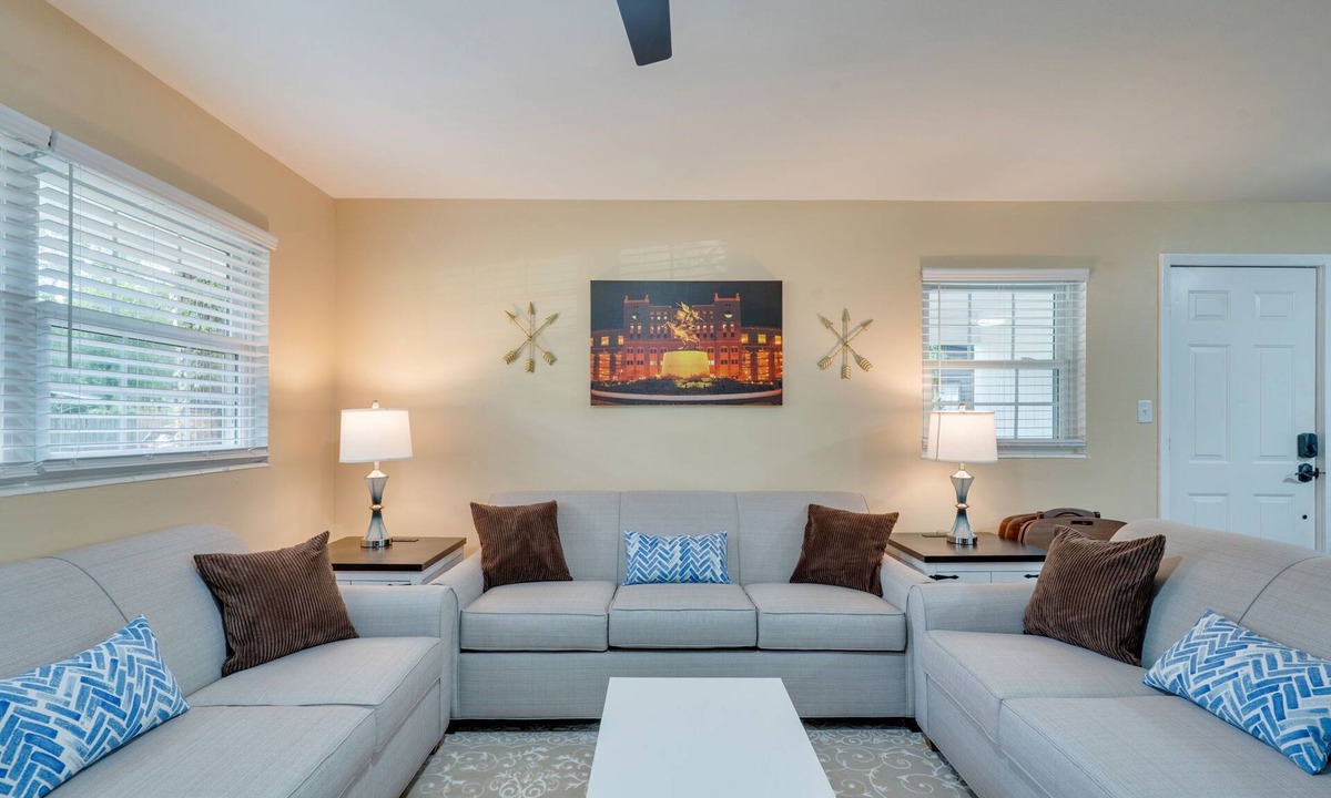 Tallahassee House | Seminole SpearIt - FSU, FAMU & Capital, Pets OK
