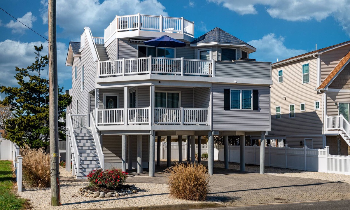 Ship Bottom House | September rates are Great inquire now!
