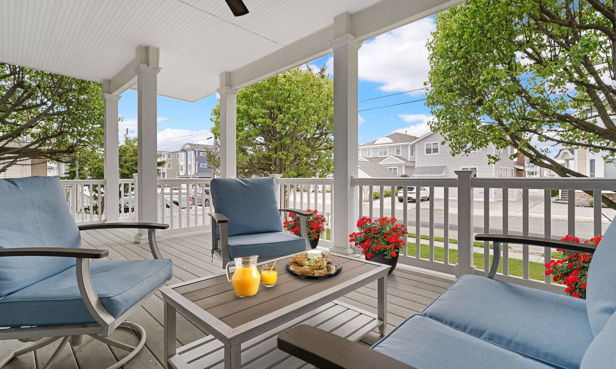Avalon House | Serene Avalon Escape: Luxury Beautiful Home, Walking Distance to Town and Beach