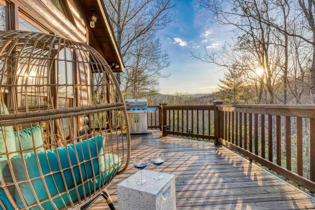 Blue Ridge Ski Chalet | Serene Cabin*Mountain Views*Hot Tub*Large Decks