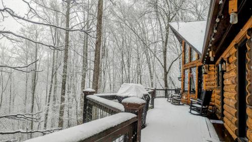 Maggie Valley House | Serene Green - Views, Hot Tub, Skiing, Tubing, Gas Fireplace