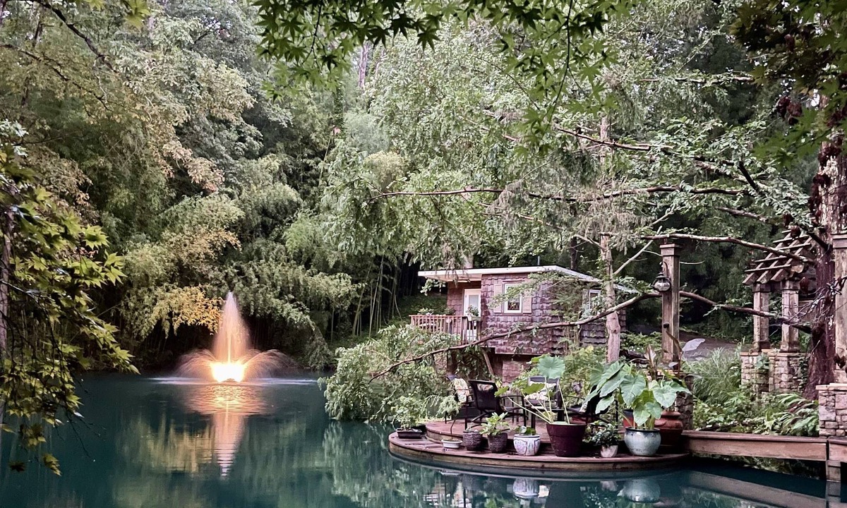 Cumming House | Serene Lakeside Bamboo Bungalow