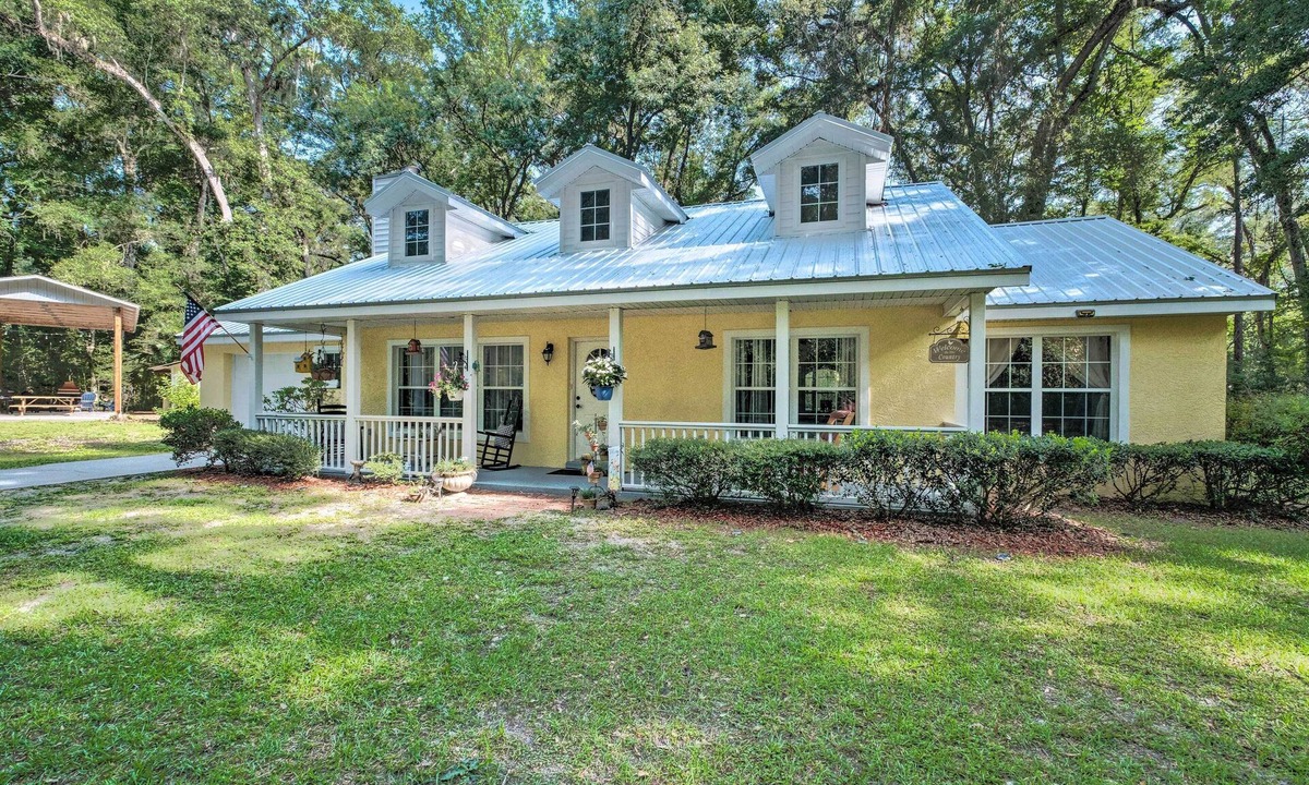 Old Town House | Serene Old Town Getaway Near Suwannee River!