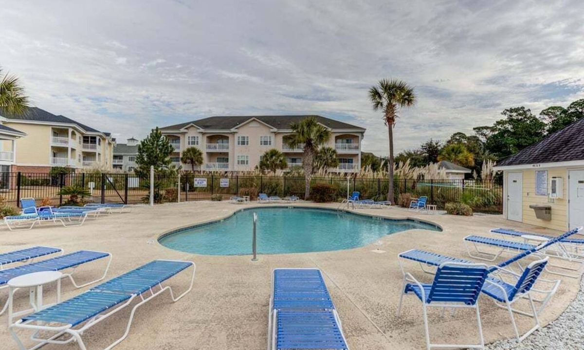 Central Myrtle Beach Condo | Serene pool peaceful first floor kitchen washer dryer