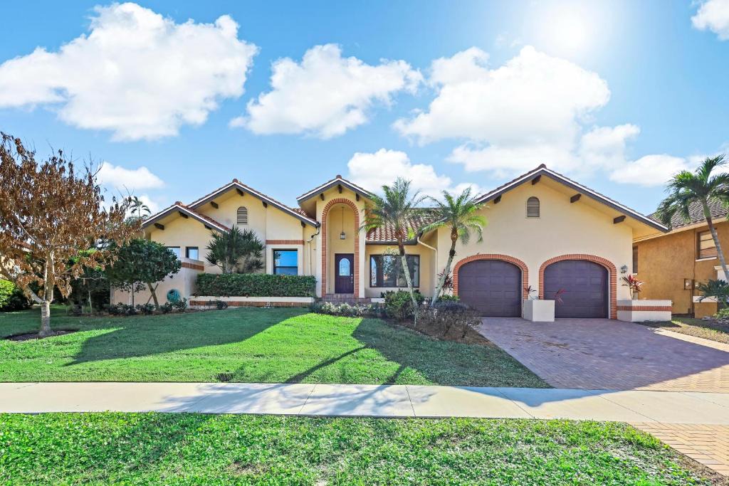 Bluebonnet Court | Marco Island