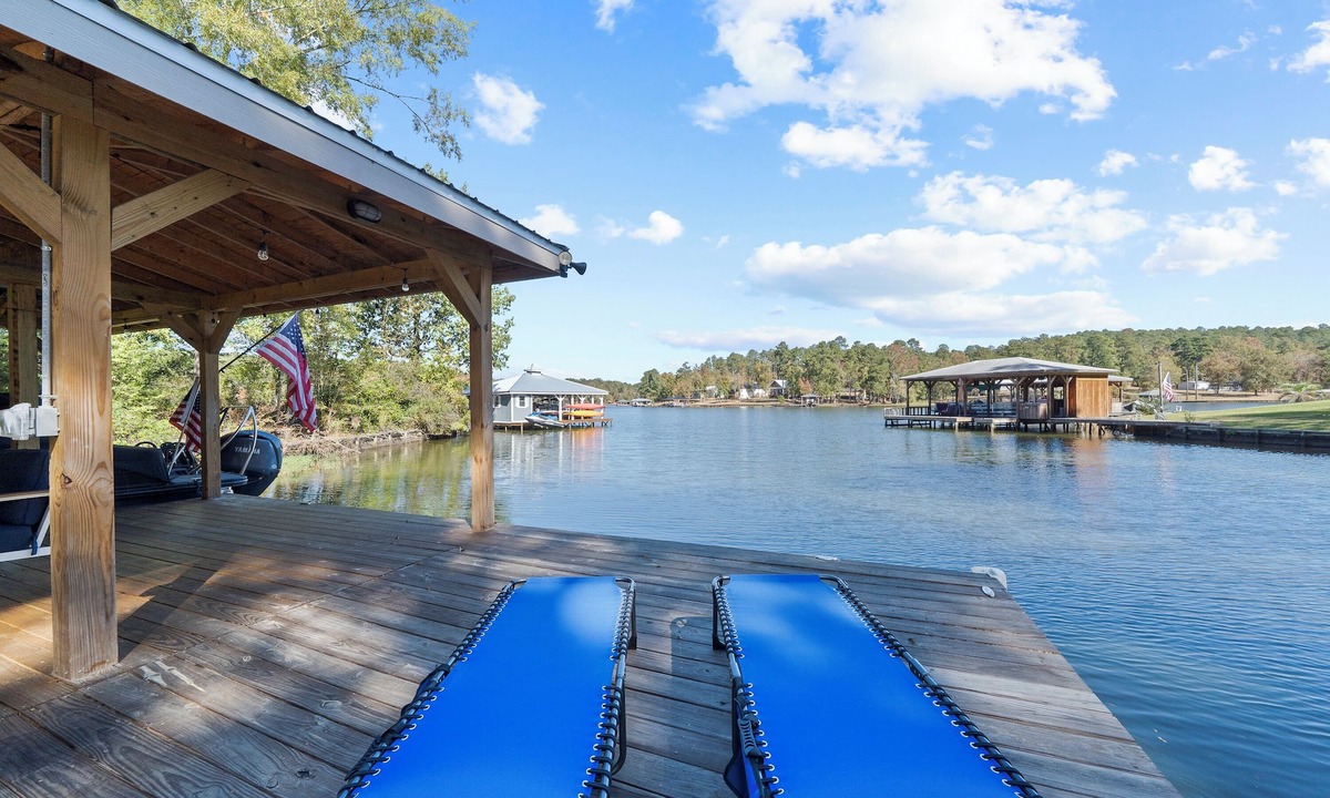 Milledgeville House | Serenity on Sinclair, Sleeps 11, Amazing Views, Kayaks, Beach Access + MORE!
